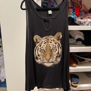 Black Graphic Sleeveless Tank Top with Tiger Design